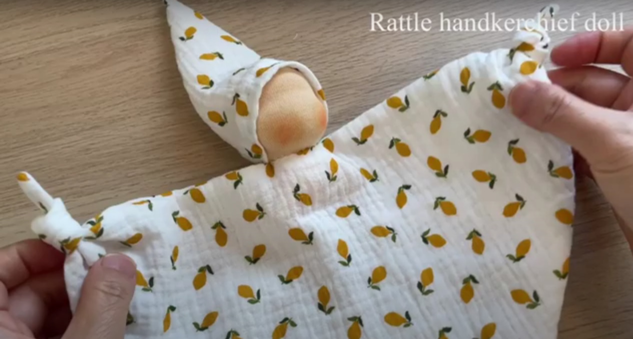 Preprosta punčka za dojenčka